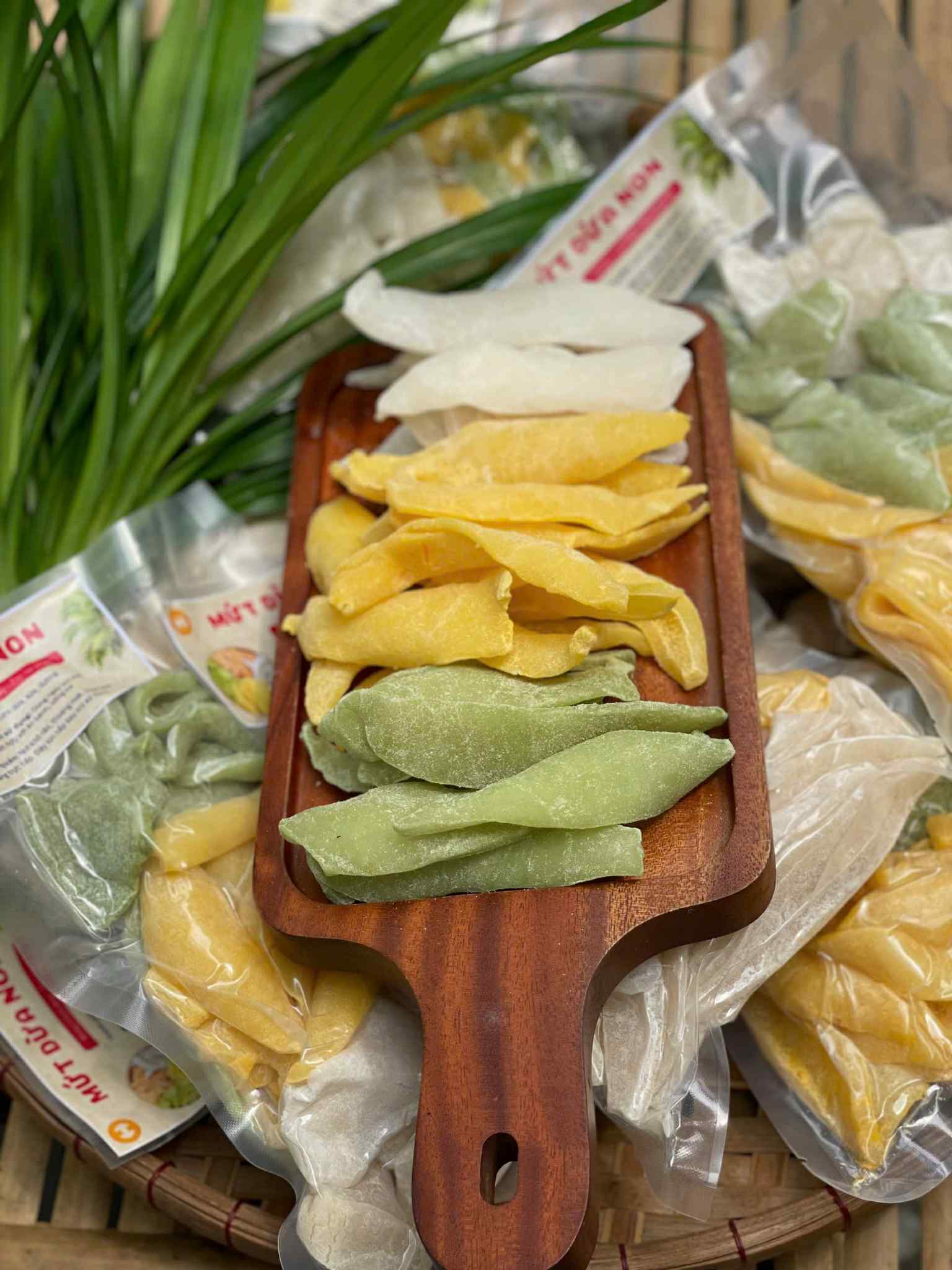 tự làm mứt dừa ngon giòn